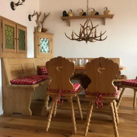 Apartment Alpendomizil Reber 2 *